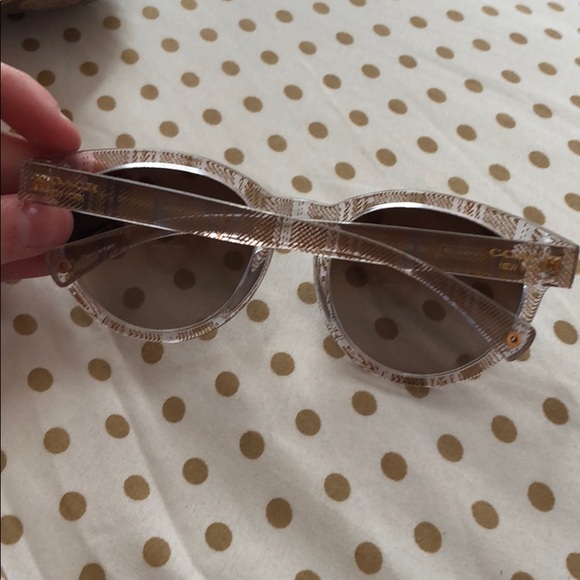 Coach sunglasses with case - Picture 3 of 3